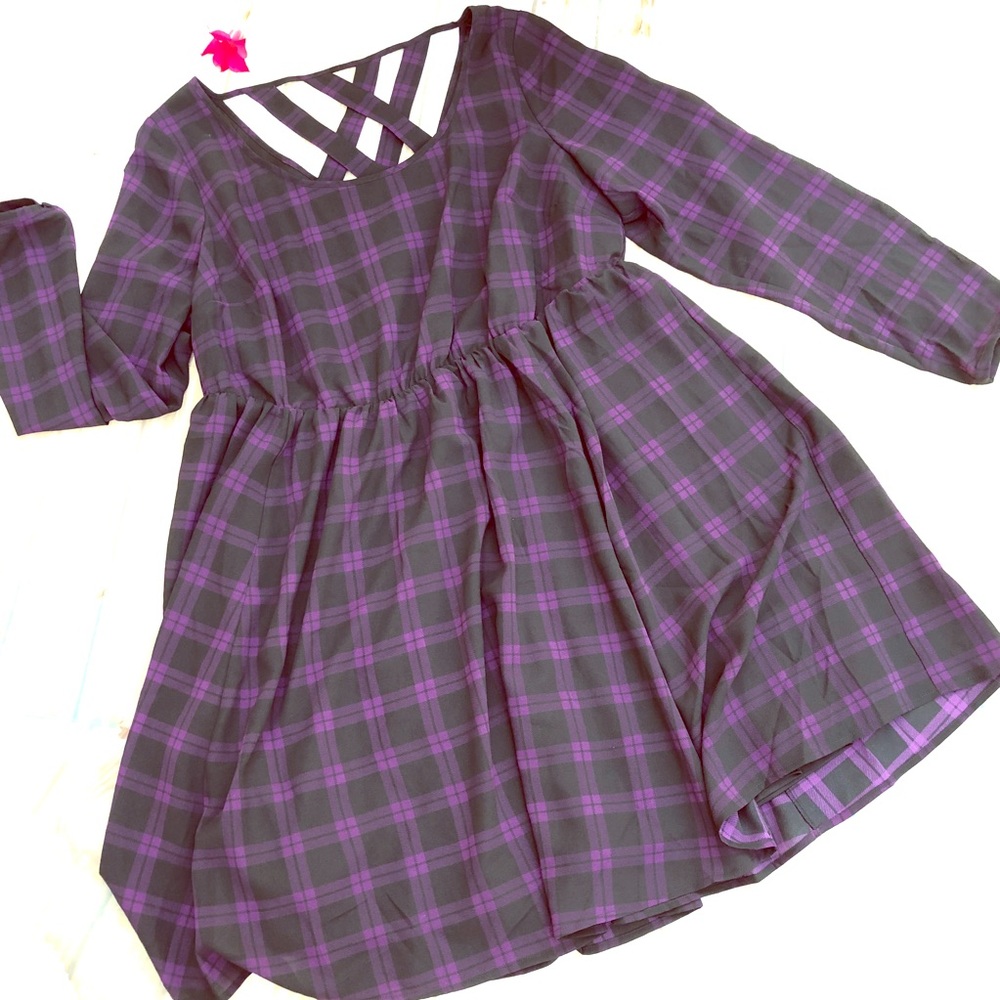 Torrid 2 purple black FALL light sexy back dress